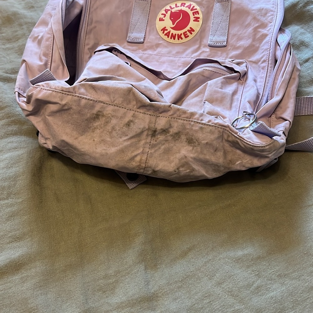 Fjallraven Kånken Backpack with Adjustable Straps - Picture 2 of 4